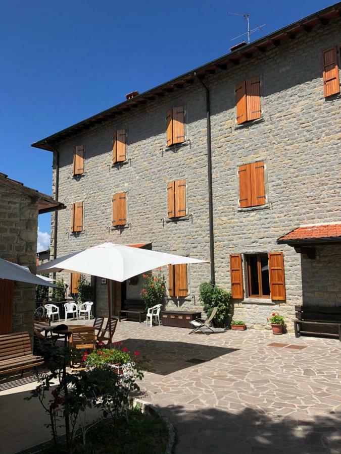 Albergo Ristorante Letizia 丘西-德拉弗娜 外观 照片